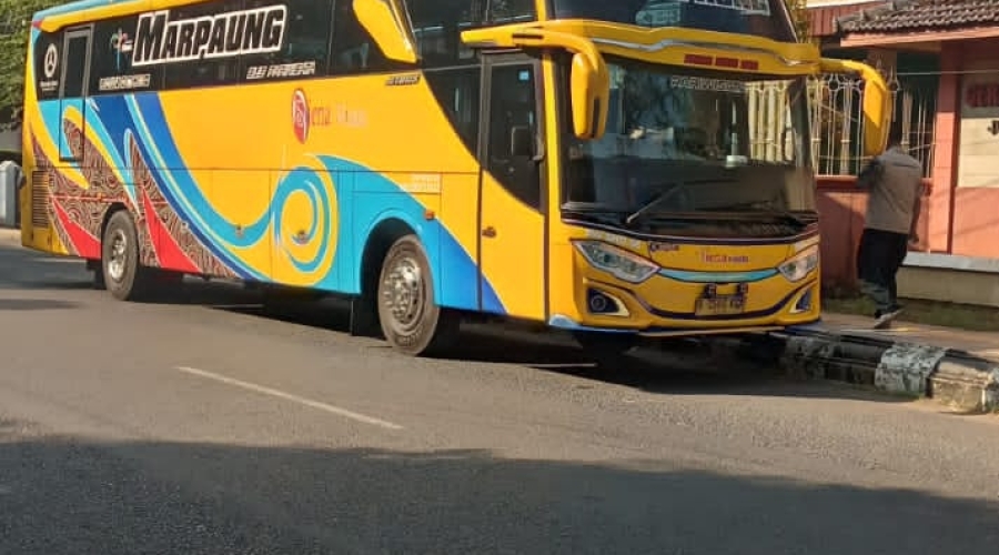 Perjalanan Nyaman dan Penuh Berkah Rombongan Jemaat Jakarta Menuju Pati Bersama Bus Marpaung